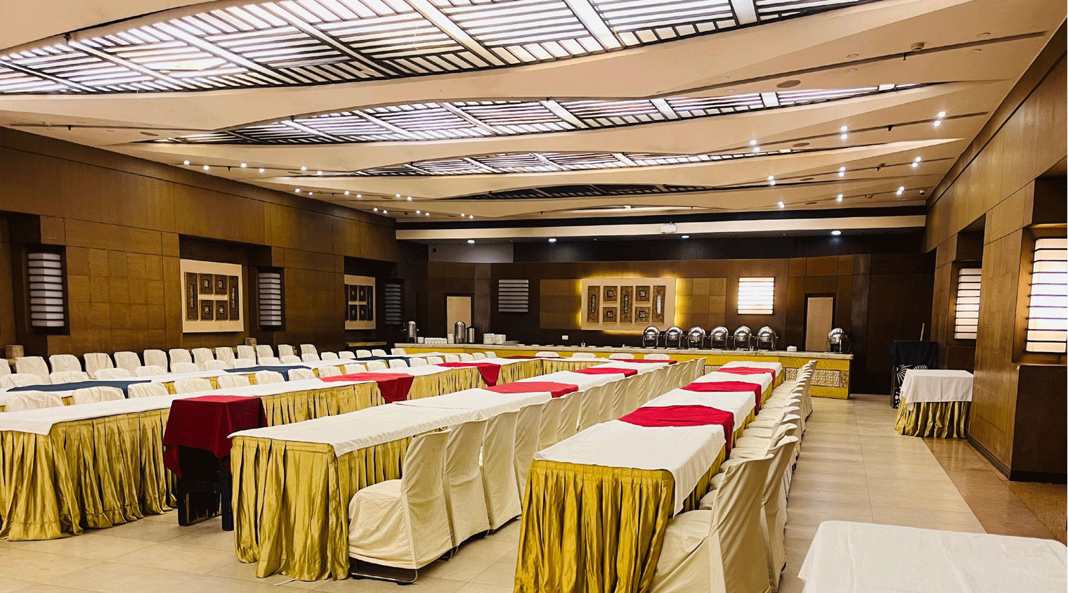 Zion                Pax        : 150 - 200                Length        :  63ft            Width        :  41ft             Height        :  12ft                 Area        : 2600 Sq.Ft.                 Rate         : ₹2730 / hour                                VIEW DETAILS