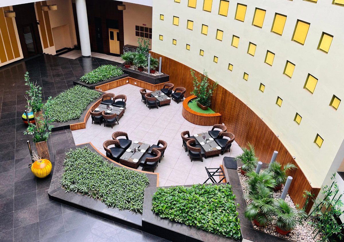 lobby-cafe-(1)